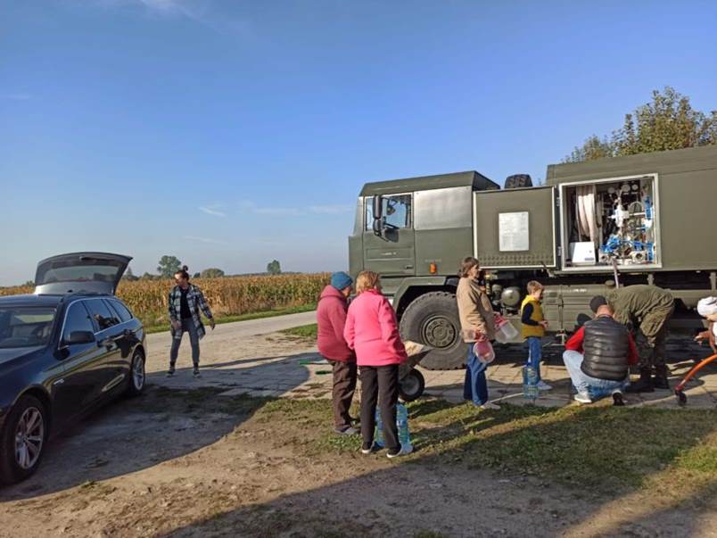 Gmina Baboszewo: żołnierze rozwożą wodę